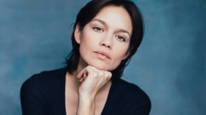 Emilia Schüle - Biography