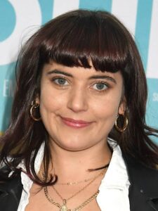 Hannah Dunne - Biography