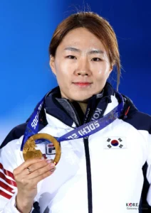 Lee Sang-hwa - Biography