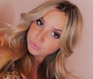 Chloe Calandra - Biography