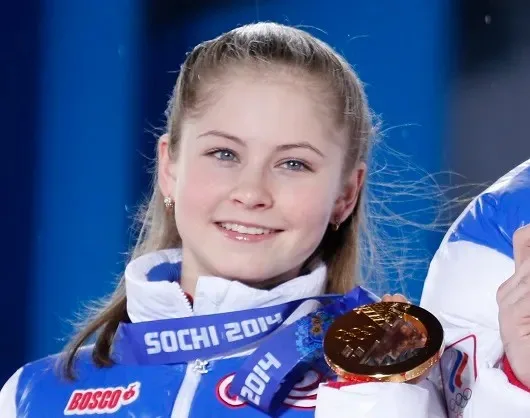 Yulia Lipnitskaya Biography: Age, Height, Net Worth, Husband, Daughter, Parents, Career