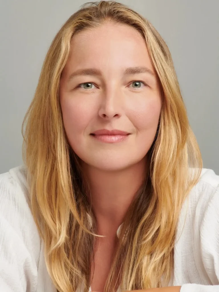 Colombe Jacobsen-Derstine - Biography