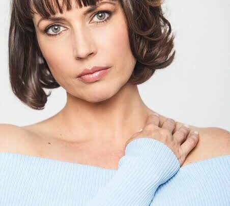 Julie Ann Emery Biography: Husband, Net Worth, Age, Instagram, Height, Movies, Parents, Awards
