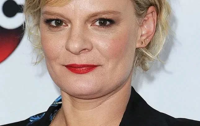Martha Plimpton Biography: Ex-boyfriend, Net Worth, Age, Height, Movies, Awards