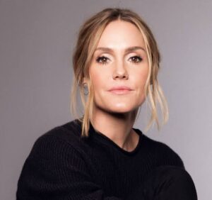 Erinn Hayes - Biography