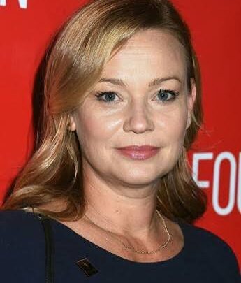 Samantha Mathis Biography: Age, Husband, Net Worth, Height, Movies, Parents, Instagram
