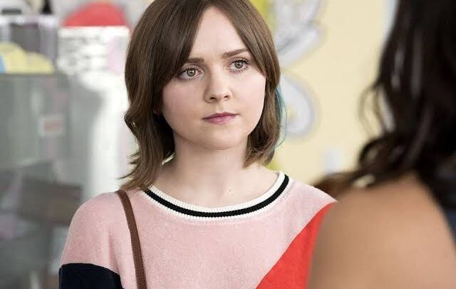 Tara Lynne Barr Biography: Net Worth, Parents, Movies, TV Shows, Age, Height, Boyfriend, IMDb, Wiki