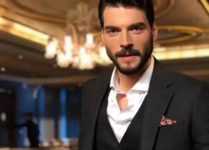 Akın Akınözü - Biography