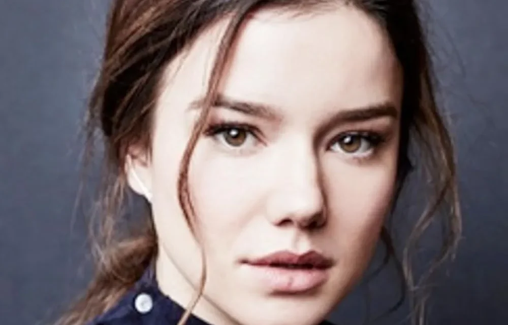 Hanna Mangan-Lawrence Biography: Movies & TV Shows, Net Worth, Parents, Husband, Age, Height, Siblings, Instagram, Awards
