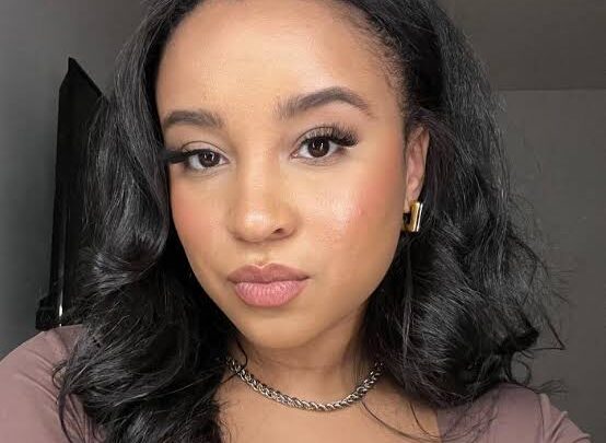 Elizabeth Dampier Biography: Age, Net Worth, Parents, Height, Movies & TV Shows, Career, Voice Roles