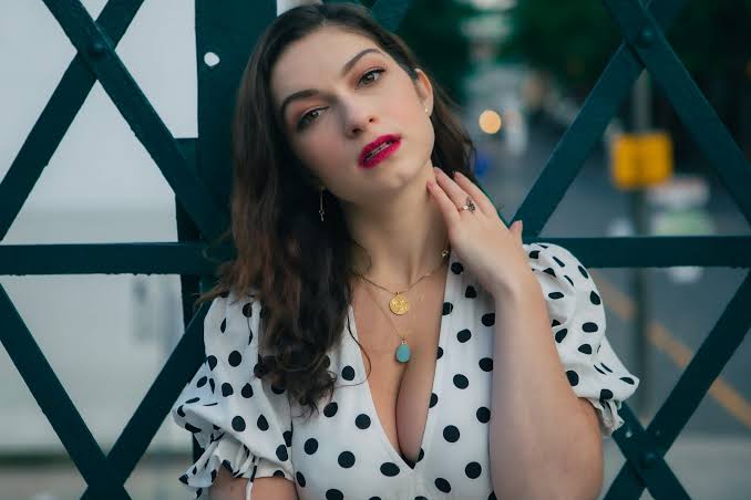 Sydney Meyer Biography: Husband, Age, Height, Net Worth, Movies & TV Shows, Awards, Instagram, IMDb