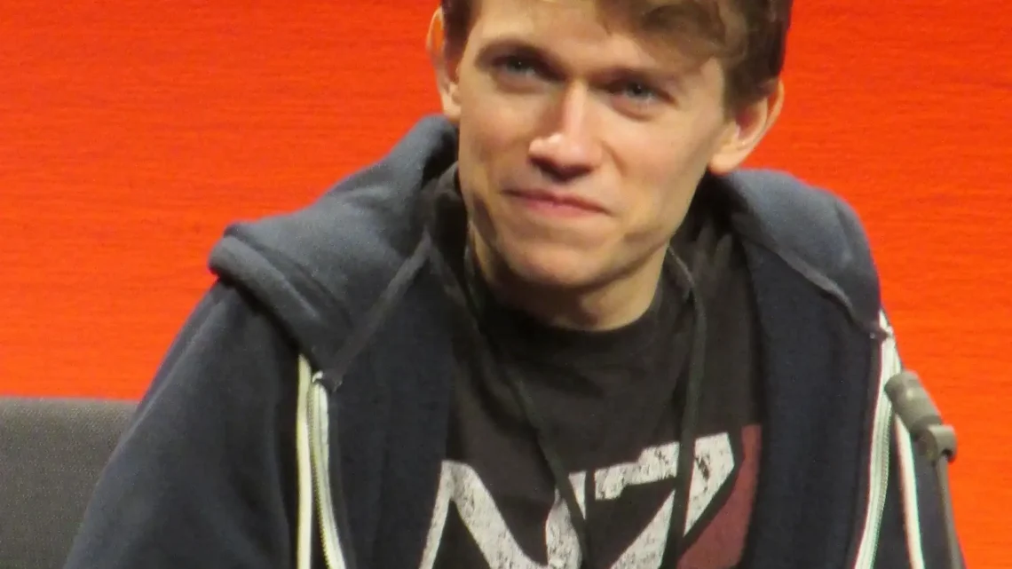 Greg Austin Biography: Net Worth, Movies & TV Shows, Age, Parents, Height, Fiancèe, Instagram