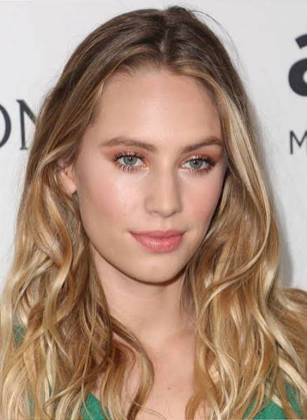 Dylan Penn Biography: Age, Height, Net Worth, Boyfriend, Parents, Movies, Instagram