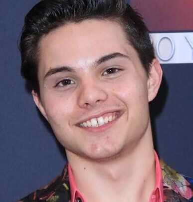 Zach Callison Biography: Net Worth, Girlfriend, Age, Height, Parents, Songs, Movies, Albums, Instagram, YouTube