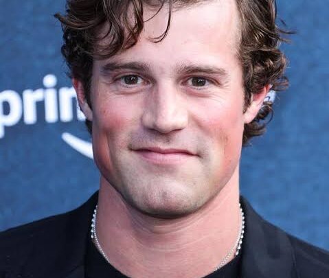 Jake Picking Biography: Height, Net Worth, Age, Movies, Girlfriend, Ethnicity, Religion