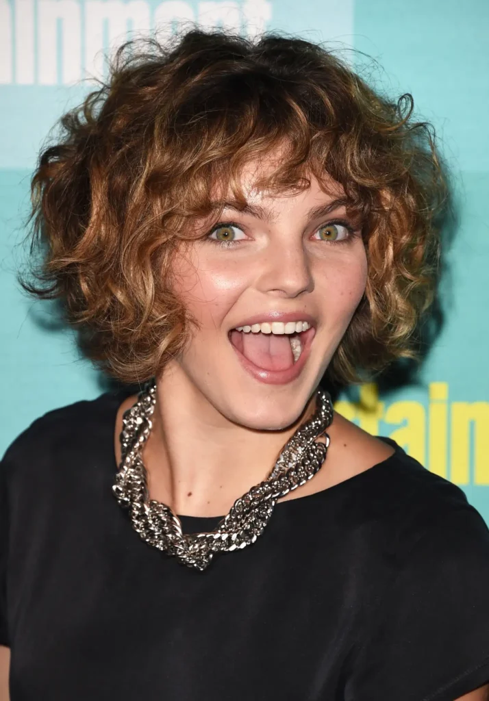 Camren Bicondova - Biography