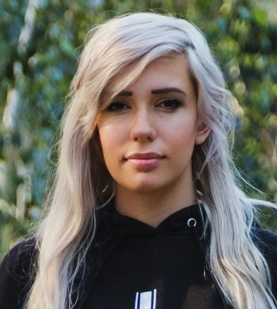 Alanah Pearce - Biography