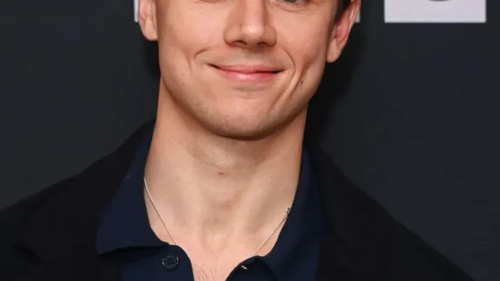 Calam Lynch Biography: Net Worth, Age, Instagram, Girlfriend, Height, Parents, Movies, Ethnicity