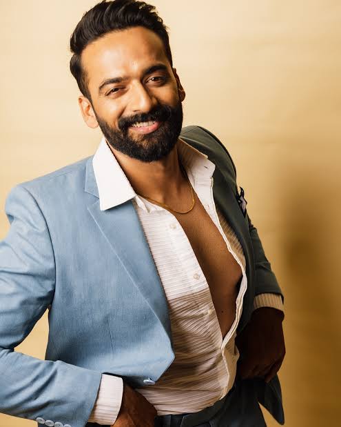 Vaibhav Raj Gupta - Biography