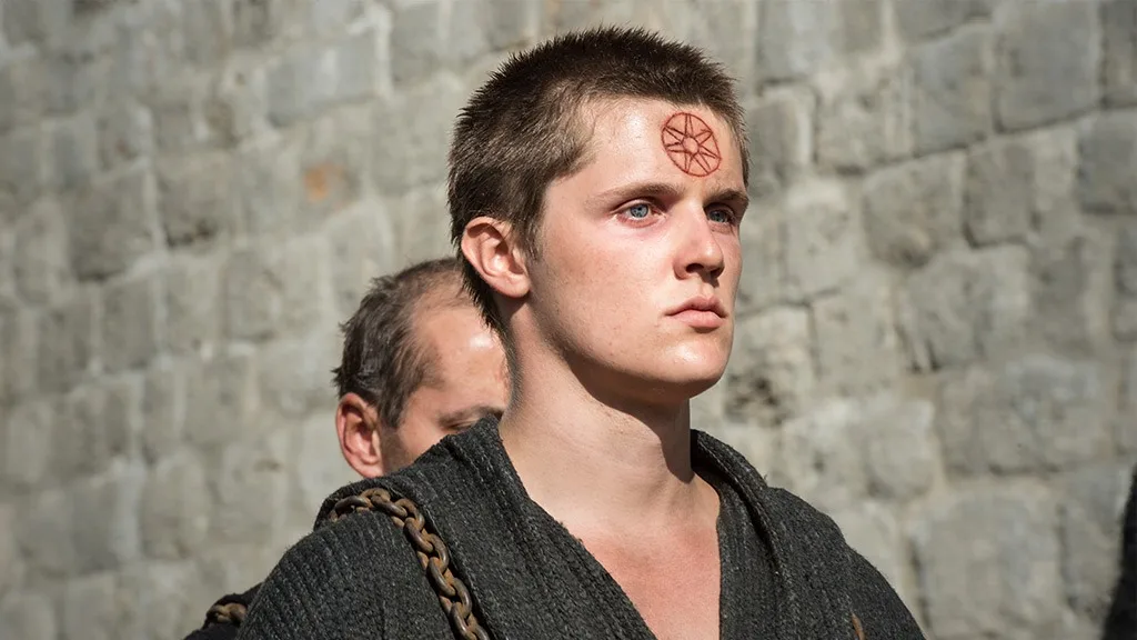 Eugene Simon Biography: Age, Girlfriend, Parents, Siblings,Height, Net Worth, Movies, TV Shows, Facebook
