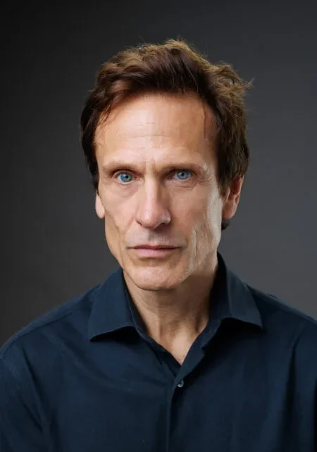 Simon Merrells Biography: Age, Height, Net Worth, Parents, Siblings, Movies & TV Shows, Career