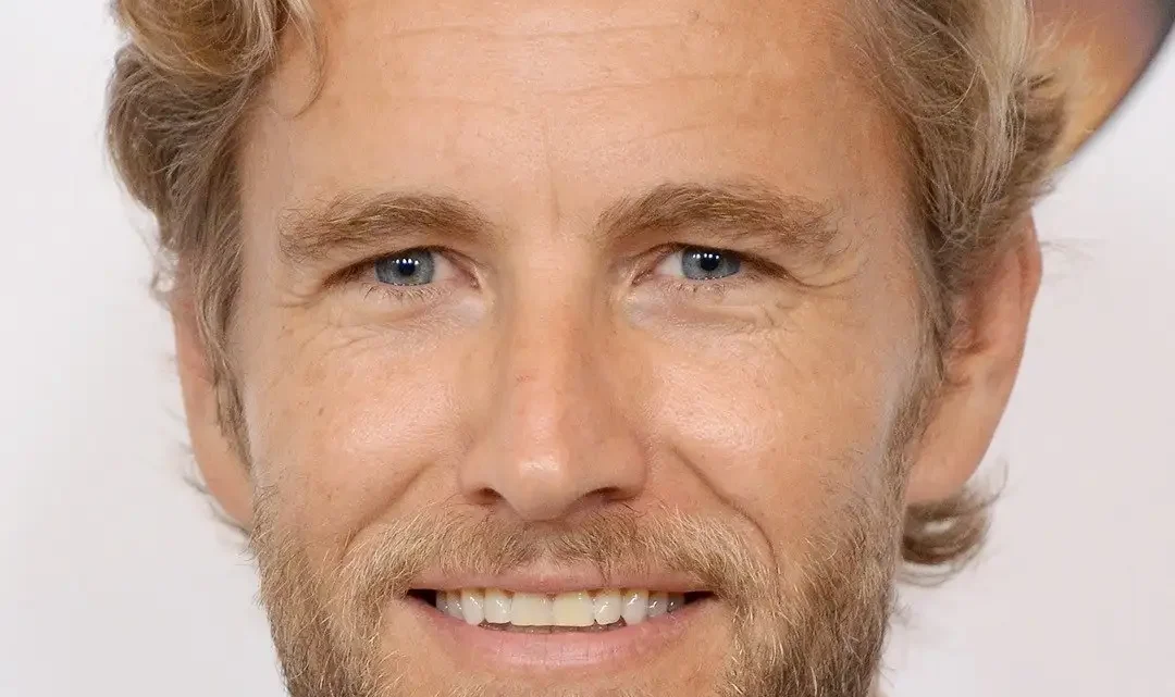 Brett Tucker Biography: Age, Height, Net Worth, Parents, Siblings, Movies & TV Shows, Girlfriend