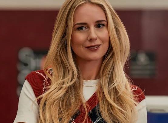 Justine Lupe Biography: Age, Height, Net Worth, Husband, TV Shows, Awards, Ethnicity