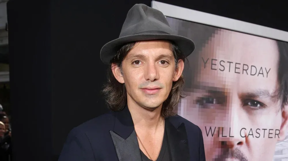 Lukas Haas Biography: Age, Height, Net Worth, Parents, Girlfriend, Movies & TV Shows, Siblings