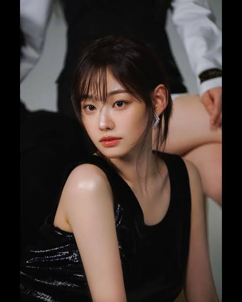Kang Mi-na Biography: Awards, Net Worth, Height, Age, Boyfriend, TV Shows, Instagram