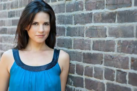 Leah Cairns - Biography