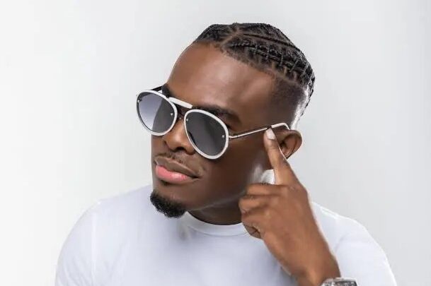 Omi (singer) Biography: Ethnicity, Awards, Net Worth, Height, Girlfriend, Age, Parents, Songs, Religion