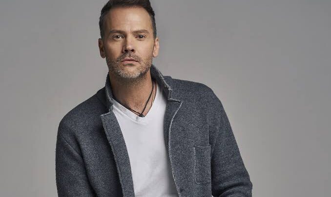 Barry Watson Biography: Wife, Age, Height, Net Worth, Parents, Movies & TV Shows, Instagram, Siblings