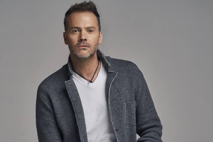 Barry Watson Biography: Wife, Age, Height, Net Worth, Parents, Movies & TV Shows, Instagram, Siblings