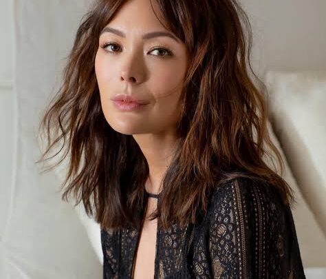 Lindsay Price Biography: Real Name, Husband, Net Worth, Parents, Age, TV Shows, Height, Movies, Instagram, Siblings, Wiki