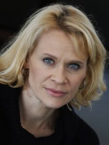 Lisa Ryder - Biography
