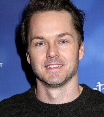 Paul Campbell Biography: Wife, Age, Height, Net Worth, Parents, Movies & TV Shows, Facebook