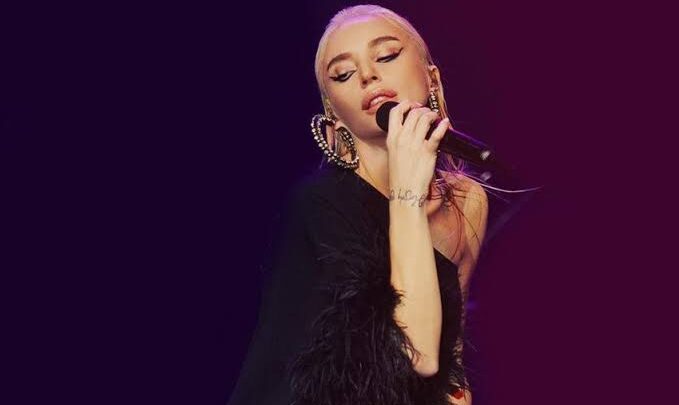 Gülşen (singer) Biography: Husband, Songs, Net Worth, Awards, Parents, Age, Height, Boyfriend, Religion