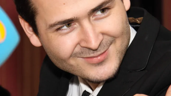 Edward Maya Biography: Age, Net Worth, Height, Parents, Girlfriend, Songs, Ethnicity, Awards, Instagram