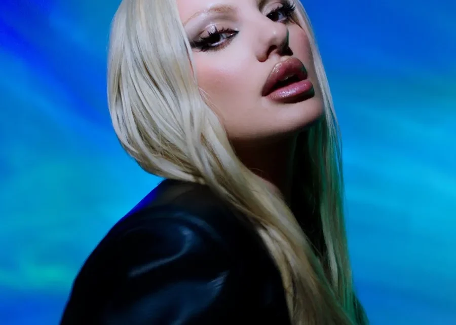 Alexandra Stan Biography: Age, Height, Net Worth, Parents, Boyfriend, Songs, Ethnicity, Awards