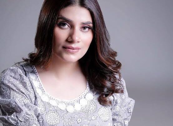 Mannat Noor Biography: Net Worth, Age, Height, Ethnicity, Songs, Instagram, Awards, Religion