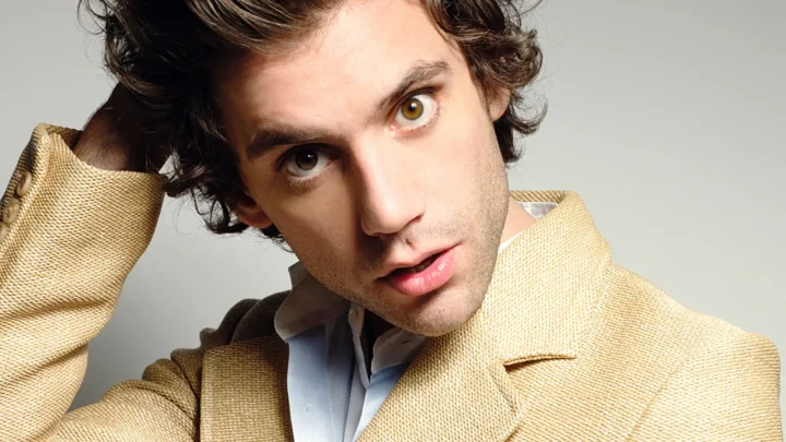 MIKA (singer) Bio: Boyfriend, Ethnicity, Net Worth, Parents, Songs, Height, Age, Awards