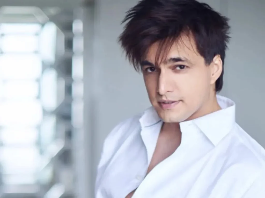 Mohsin Khan - Biography