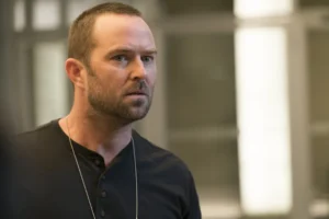 Sullivan Stapleton