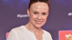 Tami Stronach