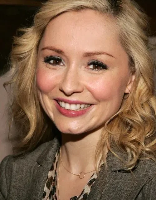 Nina Siemaszko Biography: Age, TV Shows, Net Worth, Parents, Siblings, Movies, Height, Awards, Husband, Facebook