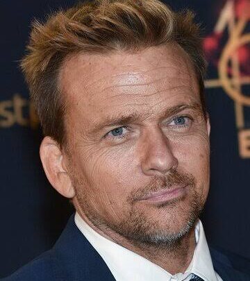 Sean Patrick Flanery Biography: Age, Movies, Net Worth, Wife, Children, Ethnicity, Height, Awards
