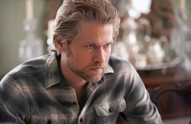 Todd Lowe Biography: TV Shows, Net Worth, Height, Parents, Movies, Age, Wife, Awards, Kids, Facebook