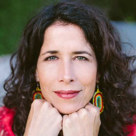 Andrea Menard - Biography