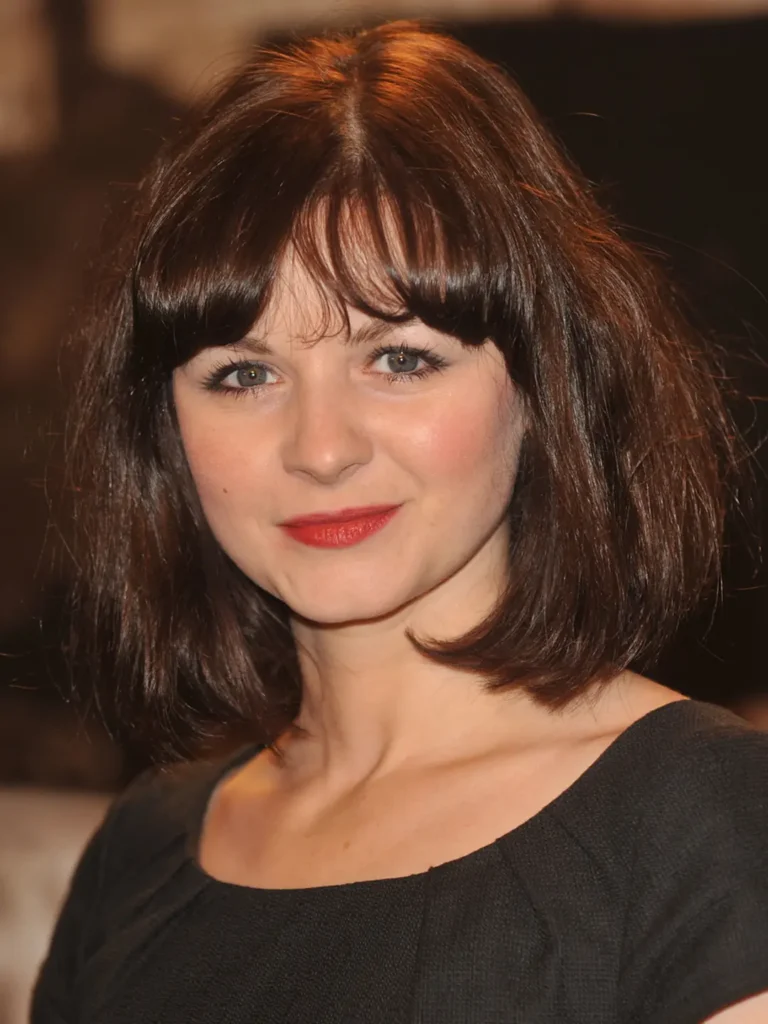 Sarah Smart - Biography