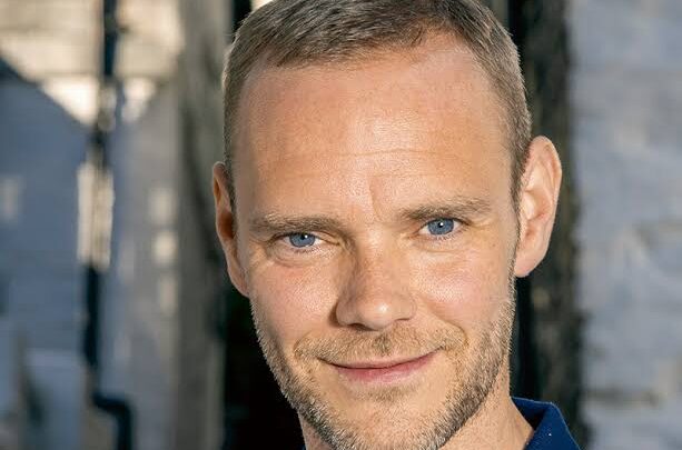 Joe Absolom Biography: Wife, Awards,  Age, Height, Net Worth, Parents, Kids, TV Shows, Instagram